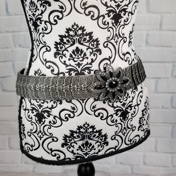 Beautiful Metal stretch jeweled belt hook Closure main image 4